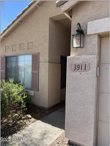 $1,795 | 3911 East Longhorn Drive, Gilbert, AZ 85297