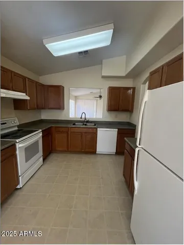 $1,795 | 3911 East Longhorn Drive, Gilbert, AZ 85297