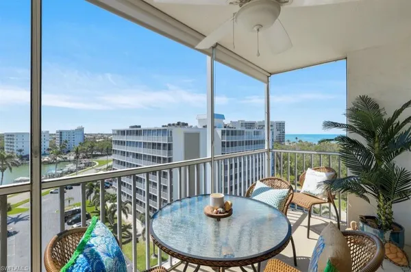 $1,995 | 5 Bluebill Avenue, Unit 812, Naples, FL 34108