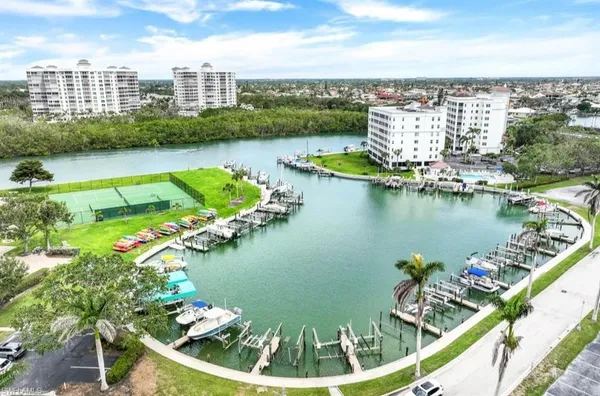 $1,995 | 5 Bluebill Avenue, Unit 812, Naples, FL 34108