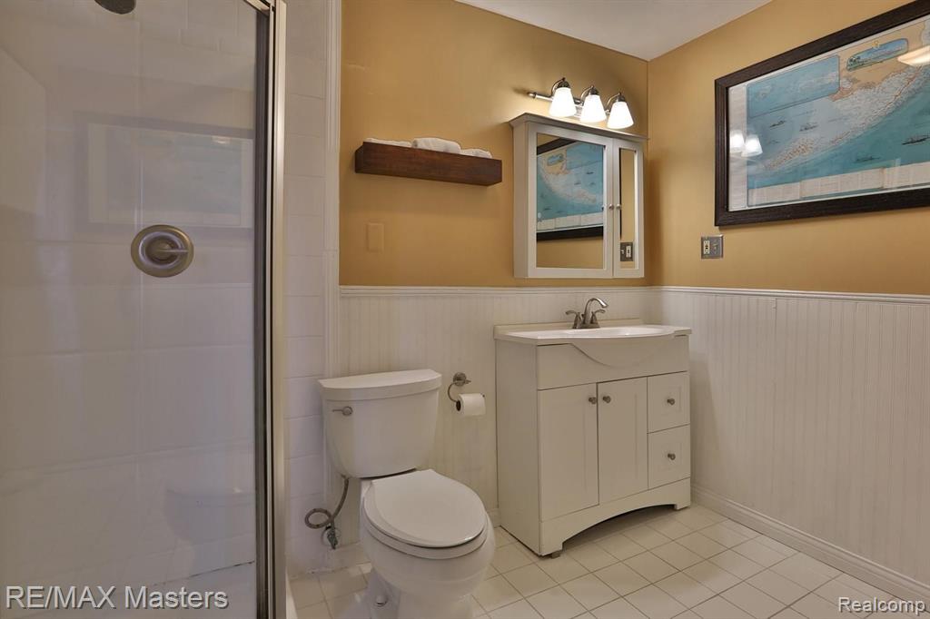 29850 Pointe Drive Gibraltar, MI 48173 - Photo 15 of 20