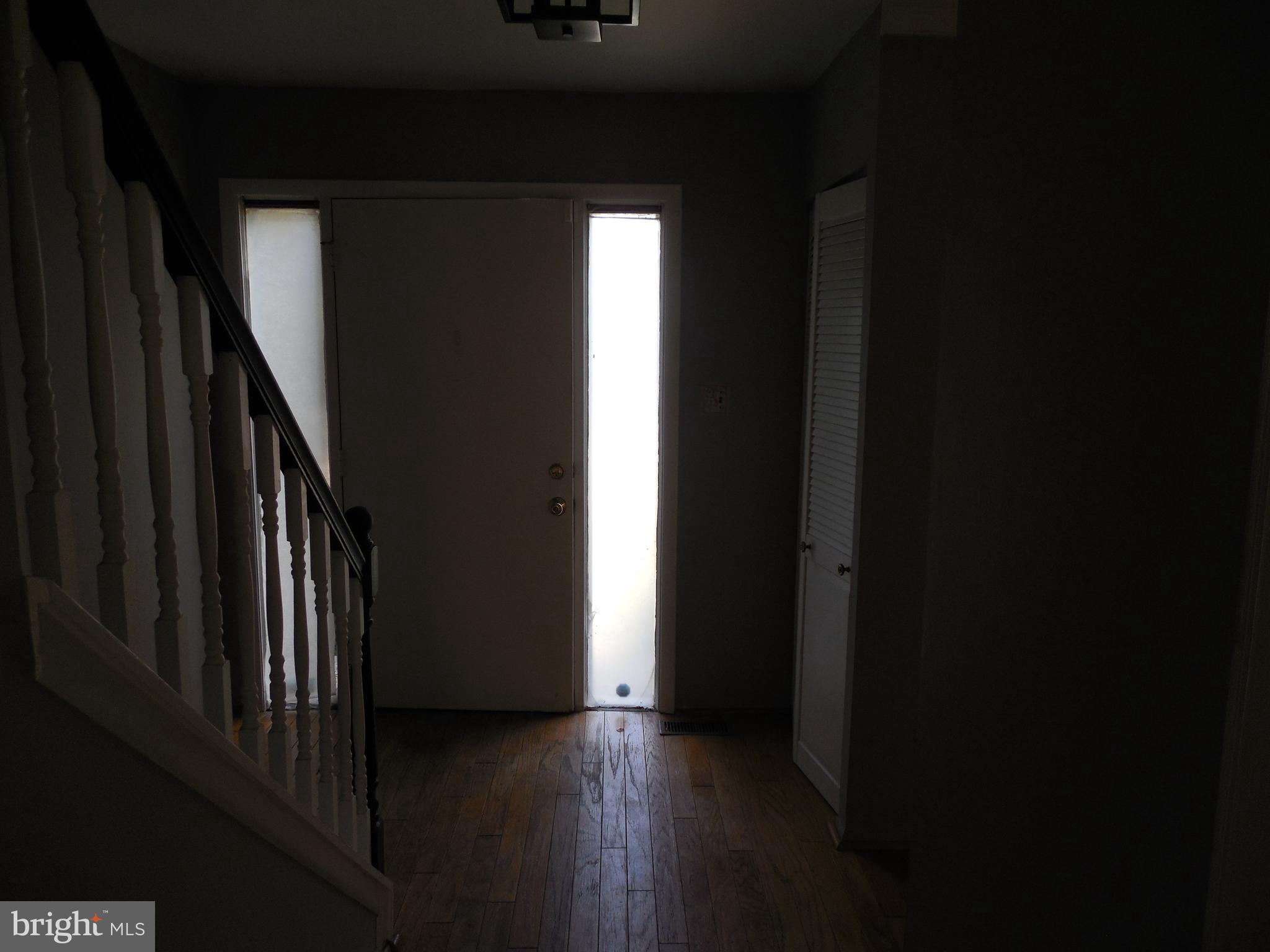 8952 Centerway Road Gaithersburg, MD 20879 - Photo 10 of 22 Foyer view