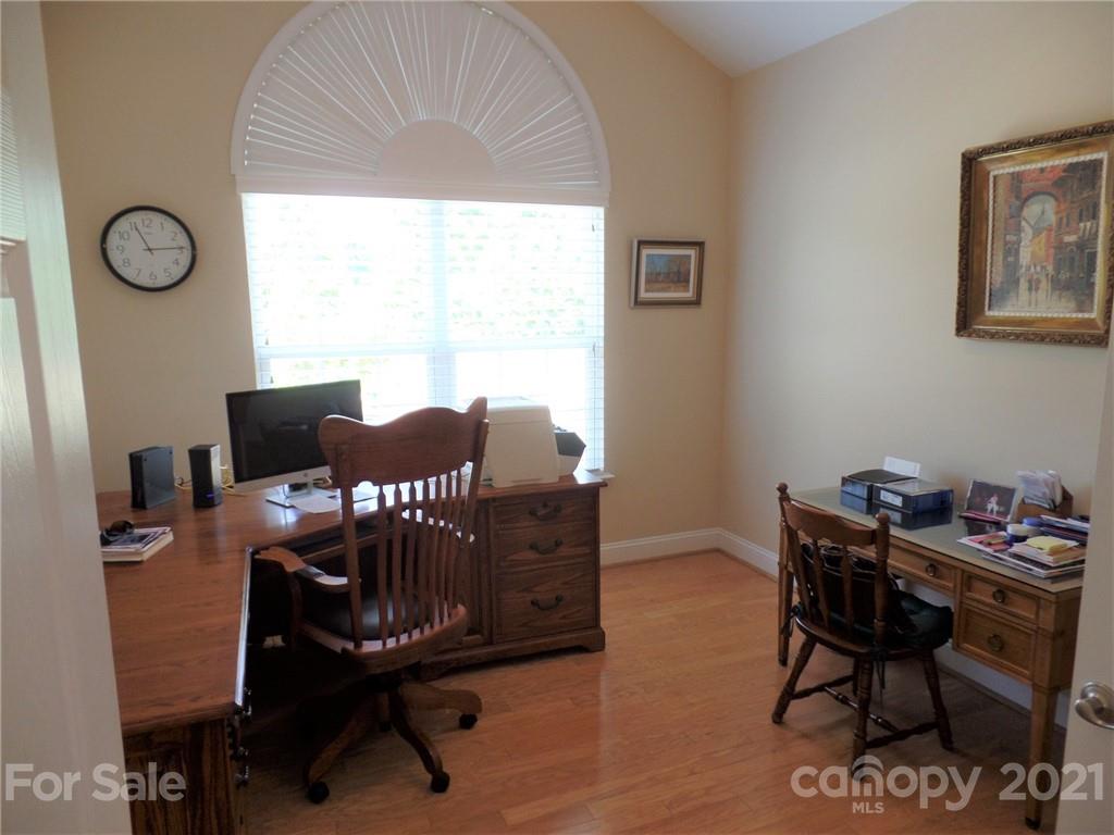 6305 Ridge Path Lane Charlotte, NC 28269 - Photo 11 of 30 Gallery Image 11