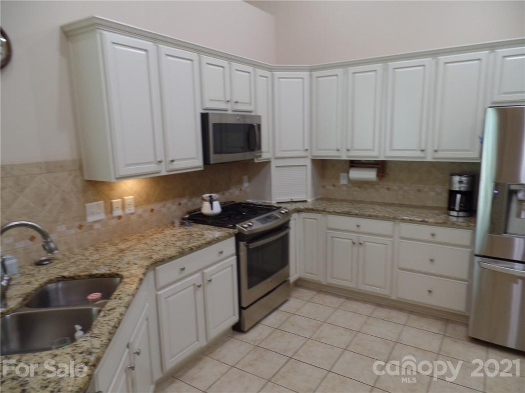 6305 Ridge Path Lane Charlotte, NC 28269 - Photo 15 of 30 Gallery Image 15