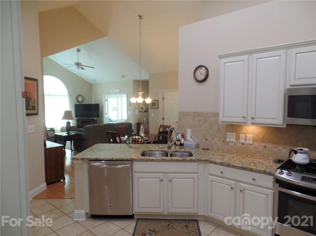 6305 Ridge Path Lane Charlotte, NC 28269 - Photo 17 of 30 Gallery Image 17