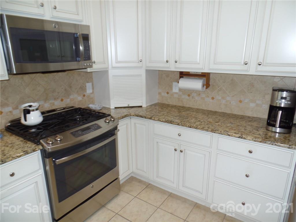 6305 Ridge Path Lane Charlotte, NC 28269 - Photo 18 of 30 Gallery Image 18