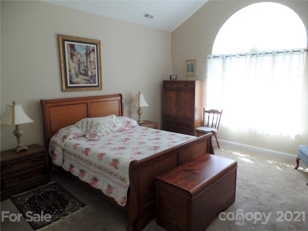 6305 Ridge Path Lane Charlotte, NC 28269 - Photo 24 of 30 Gallery Image 24