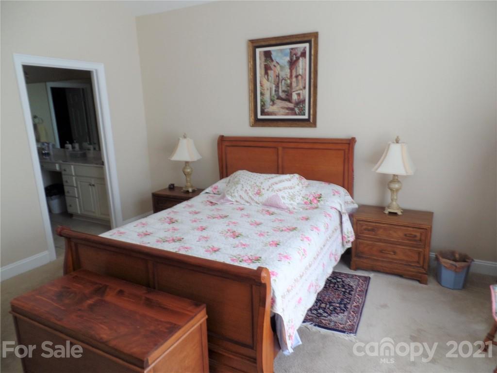 6305 Ridge Path Lane Charlotte, NC 28269 - Photo 25 of 30 Gallery Image 25
