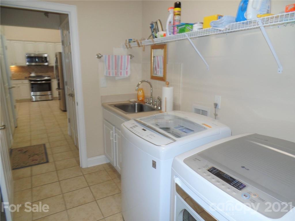 6305 Ridge Path Lane Charlotte, NC 28269 - Photo 29 of 30 Gallery Image 29