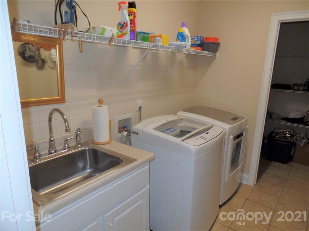 6305 Ridge Path Lane Charlotte, NC 28269 - Photo 30 of 30 Gallery Image 30