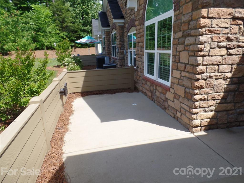 6305 Ridge Path Lane Charlotte, NC 28269 - Photo 4 of 30 Gallery Image 4