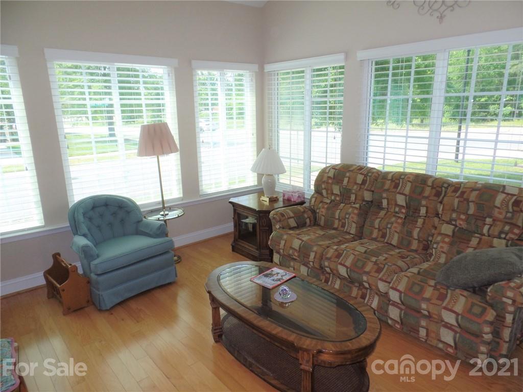 6305 Ridge Path Lane Charlotte, NC 28269 - Photo 8 of 30 Gallery Image 8