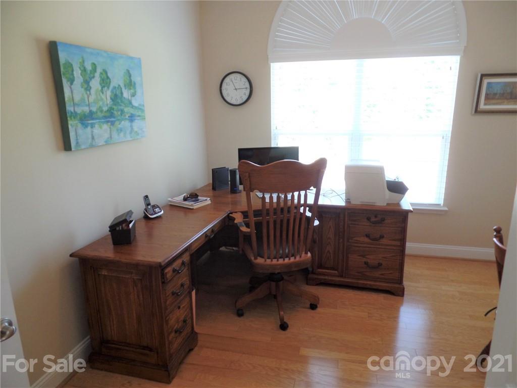 6305 Ridge Path Lane Charlotte, NC 28269 - Photo 10 of 30 Gallery Image 10
