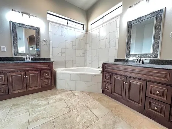 $2,999 | 6030 Queen's Court, Orange, TX 77630