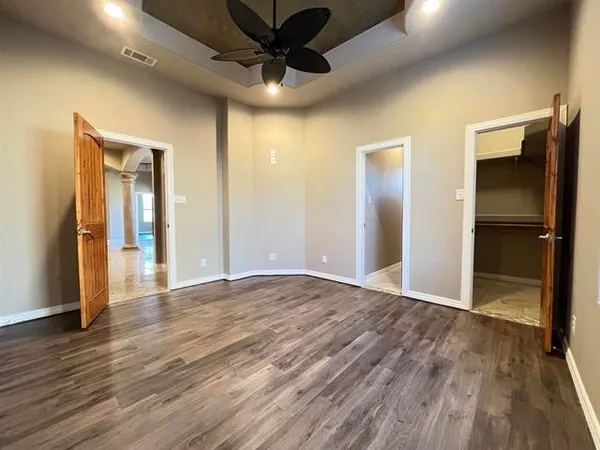 $2,999 | 6030 Queen's Court, Orange, TX 77630