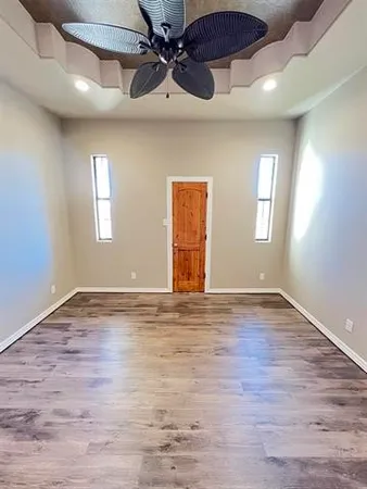$2,999 | 6030 Queen's Court, Orange, TX 77630