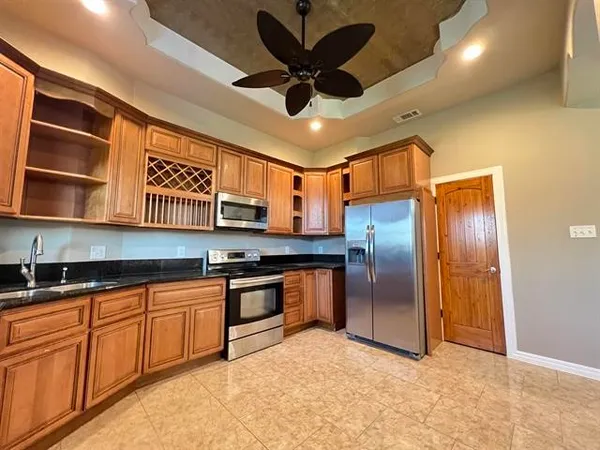 $2,999 | 6030 Queen's Court, Orange, TX 77630