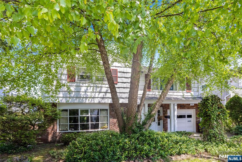 156 Cedar Avenue Hackensack, NJ 07601 - Photo 2 of 29