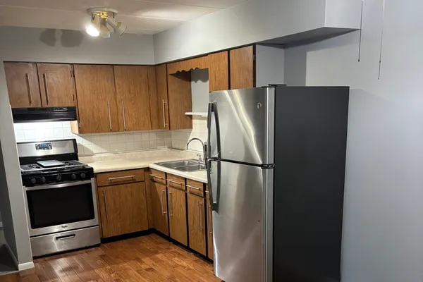 $1,400 | 18361 Glen Oak Avenue, Unit 1E, Lansing, IL 60438