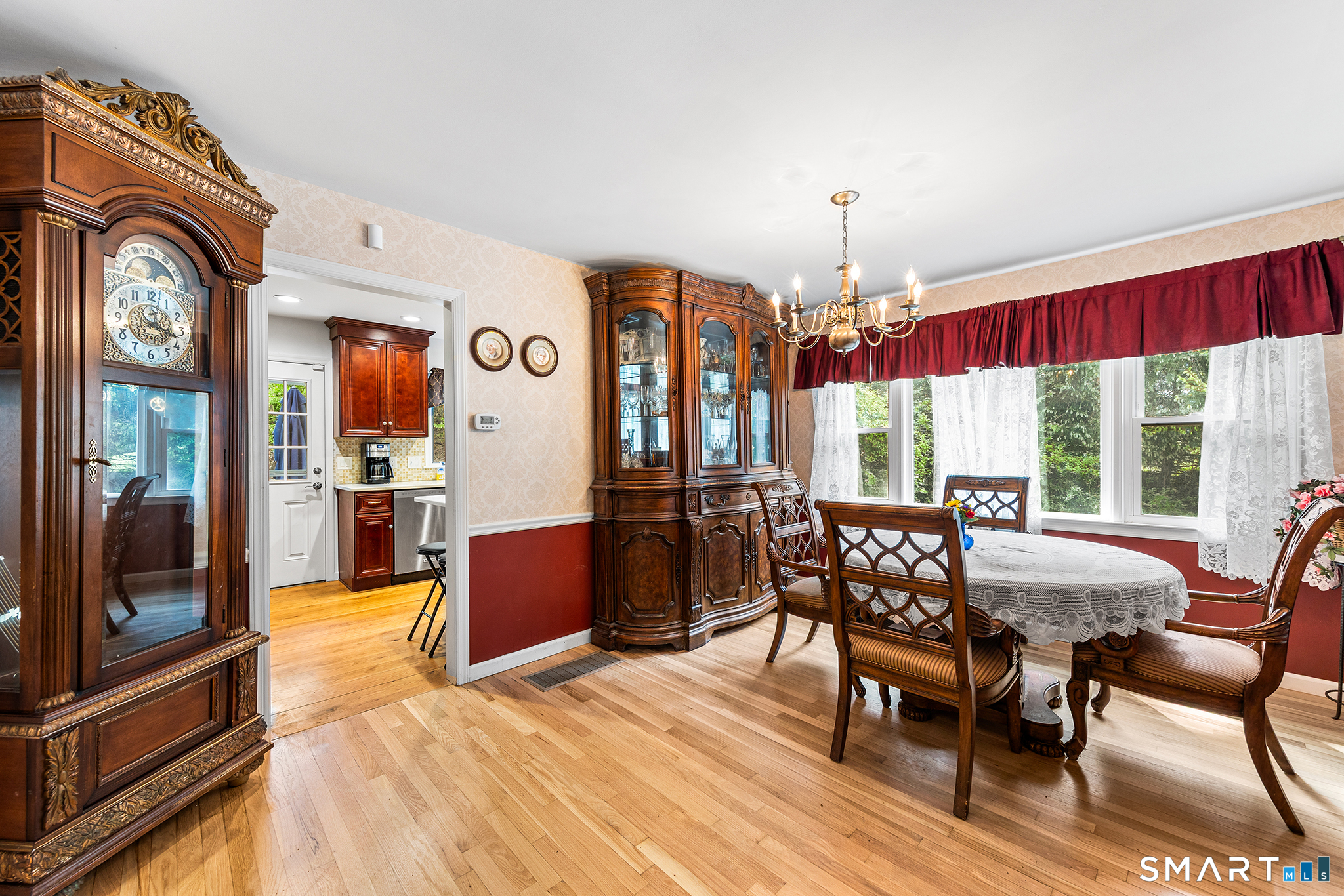 557 Candlewood Lake Road Brookfield, CT 06804 - Photo 7 of 33