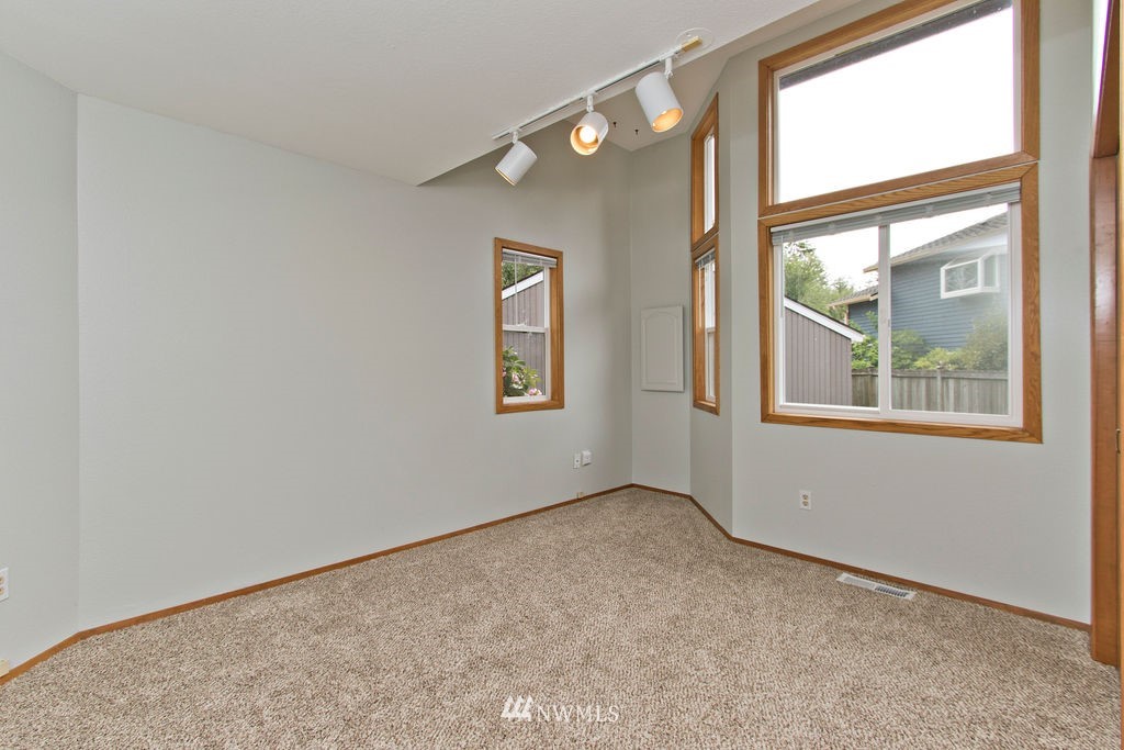 2210 Southeast 8th Drive Renton, WA 98057 - Photo 16 of 30