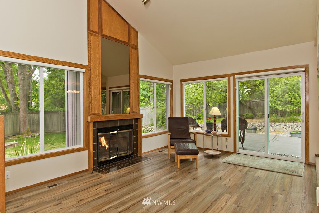 2210 Southeast 8th Drive Renton, WA 98057 - Photo 8 of 30