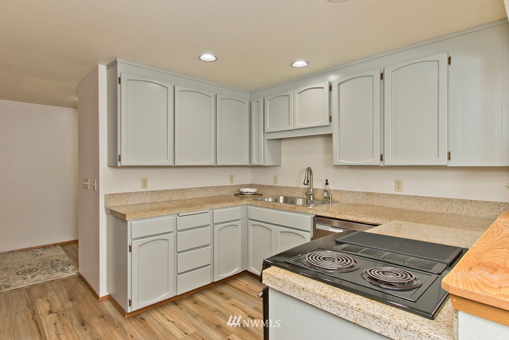 2210 Southeast 8th Drive Renton, WA 98057 - Photo 10 of 30