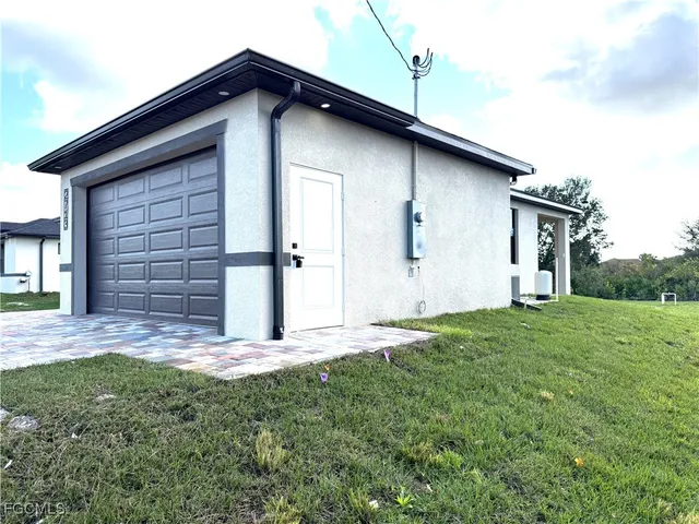 $385,000 | 810 Magnolia Avenue, Lehigh Acres, FL 33972