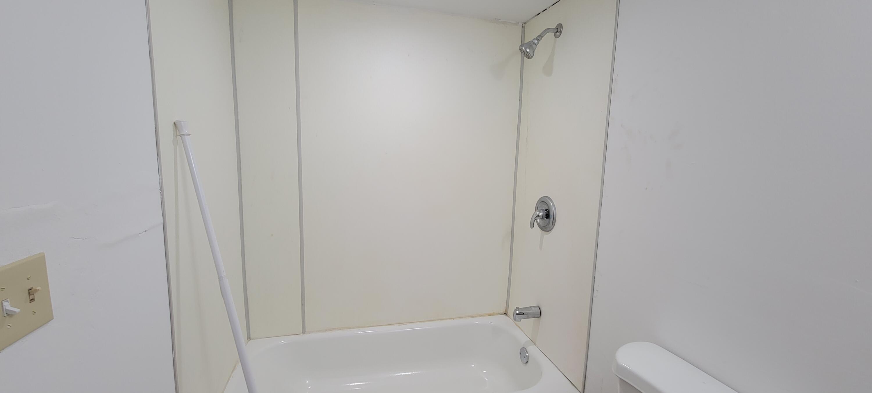 2815 North Shore Drive Delavan, WI 53115 - Photo 12 of 19 Master Bath