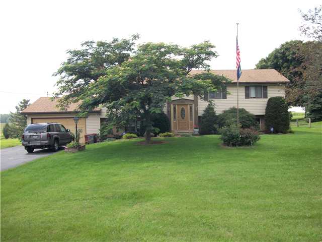 969 Middle Road Henrietta, NY 14543 - Photo 1 of 1 Exterior Front