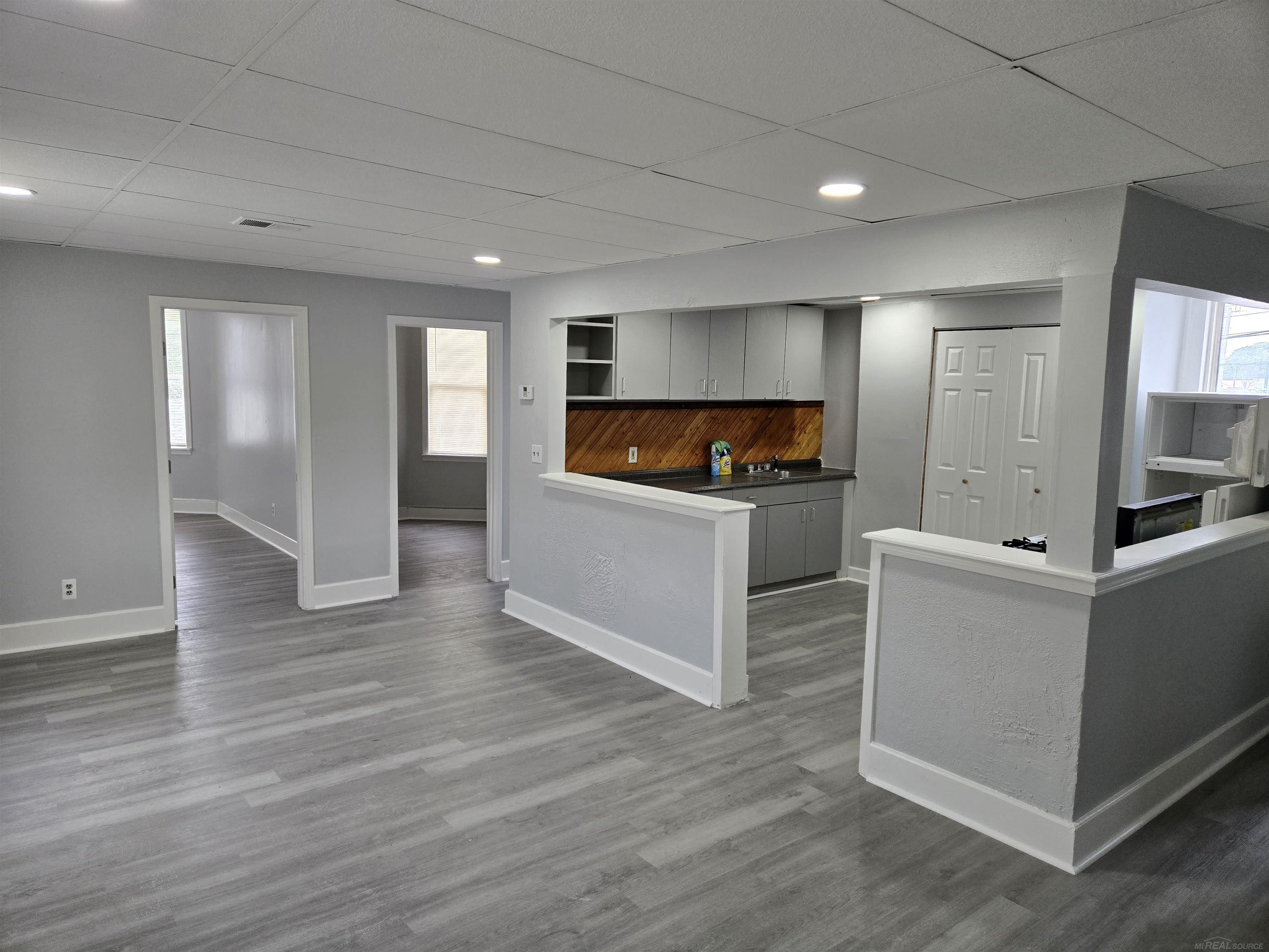 5922 Chicago Road South Warren, MI 48092 - Photo 2 of 6