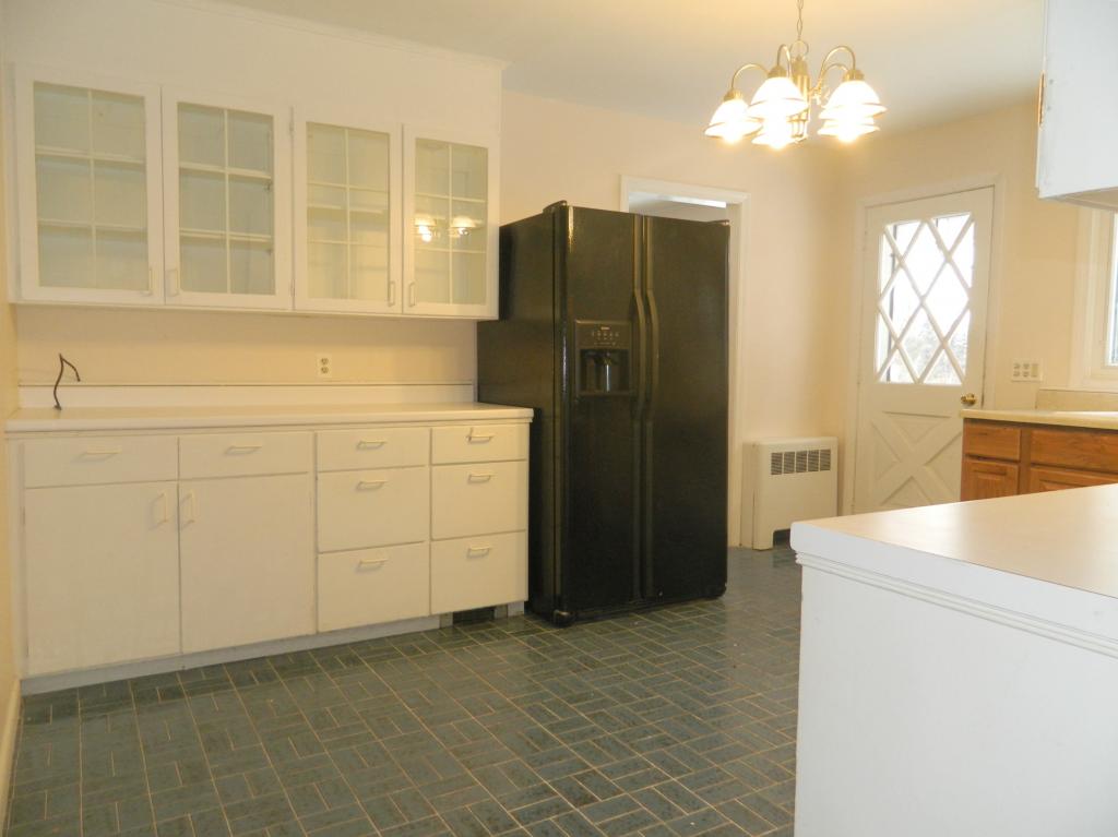 218 Academy Road Pembroke, NH 03275 - Photo 8 of 30