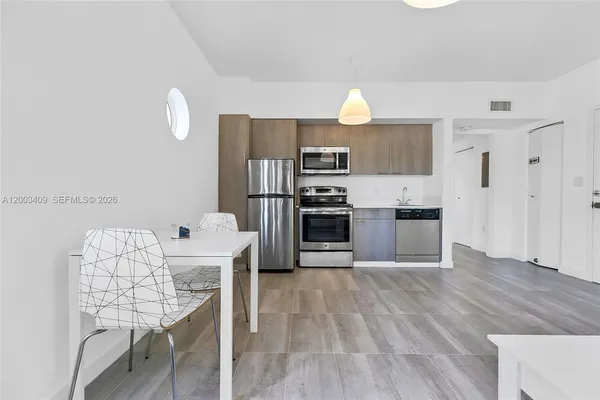 $2,200 | 557 Michigan Avenue, Unit 212, Miami Beach, FL 33139