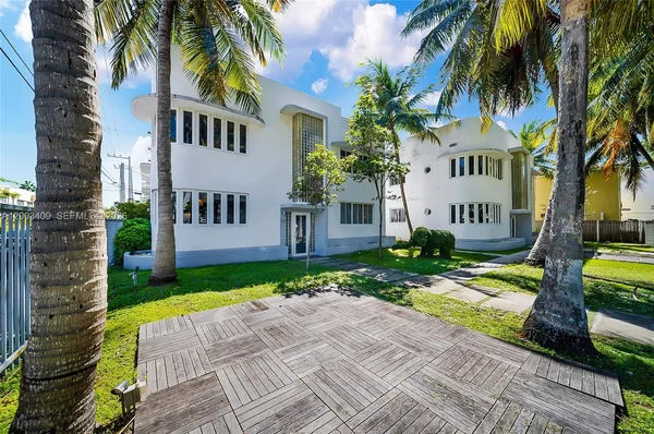 $2,200 | 557 Michigan Avenue, Unit 212, Miami Beach, FL 33139