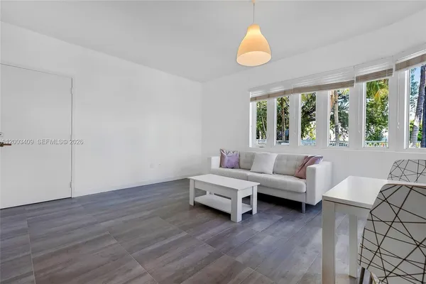 $2,200 | 557 Michigan Avenue, Unit 212, Miami Beach, FL 33139