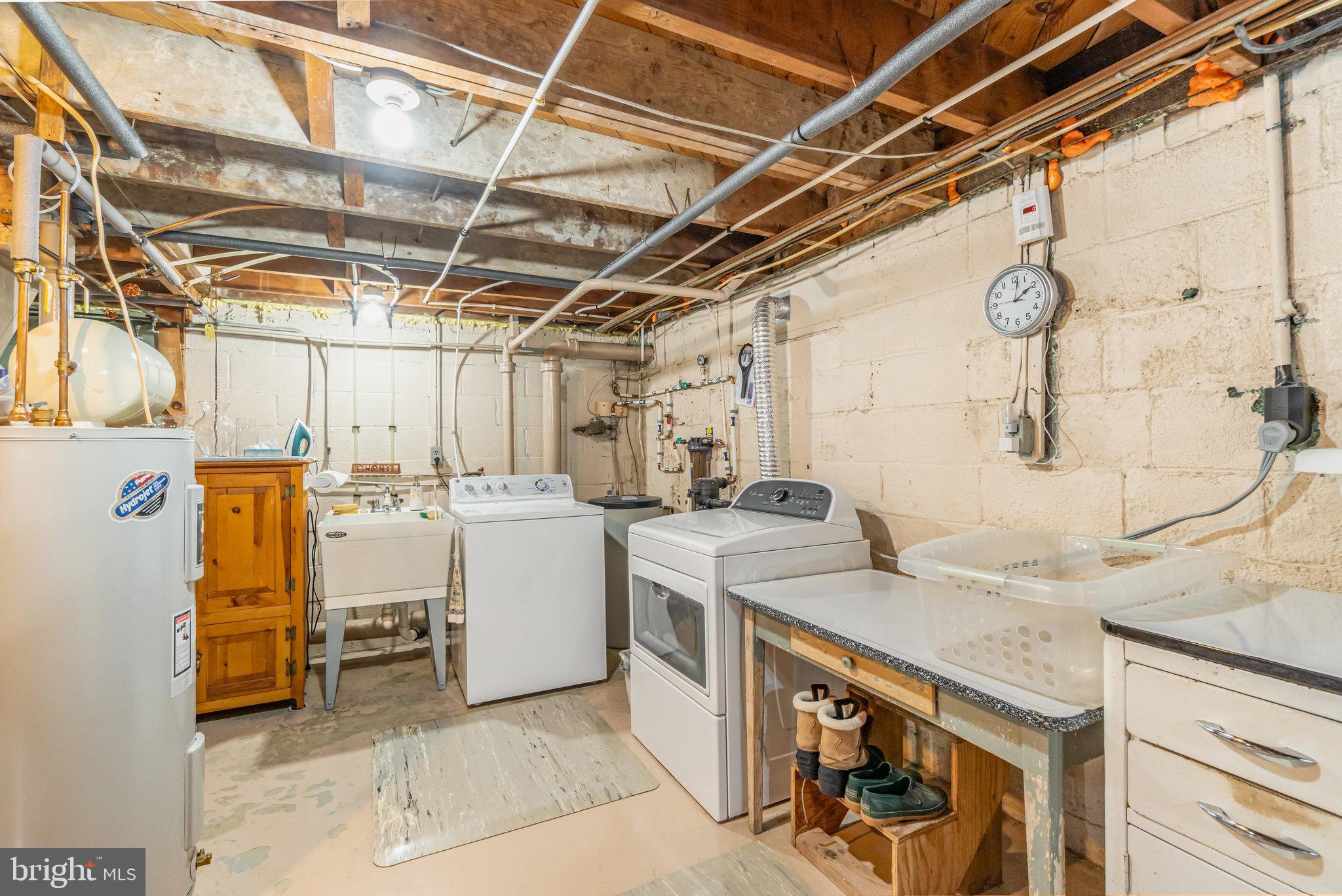 904 South 12th Street Lebanon, PA 17042 - Photo 26 of 32 a utility room with dryer and washer