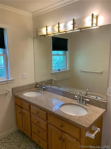 $3,700 | 380 Huckleberry Hill Road, Avon, CT 06001