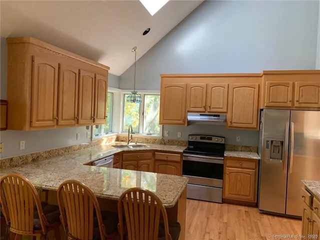 $3,700 | 380 Huckleberry Hill Road, Avon, CT 06001