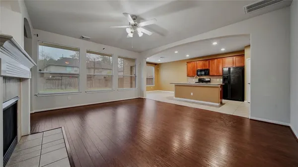 $2,190 | 87 West Twinvale Loop, Conroe, TX 77384