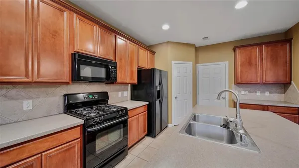 $2,190 | 87 West Twinvale Loop, Conroe, TX 77384