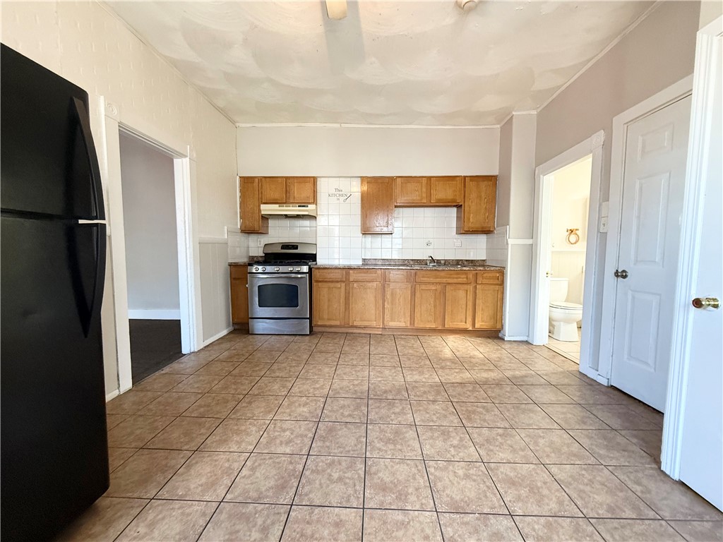 148 3rd Avenue Woonsocket, RI 02895 - Photo 3 of 16