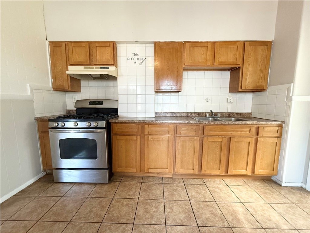 148 3rd Avenue Woonsocket, RI 02895 - Photo 4 of 16