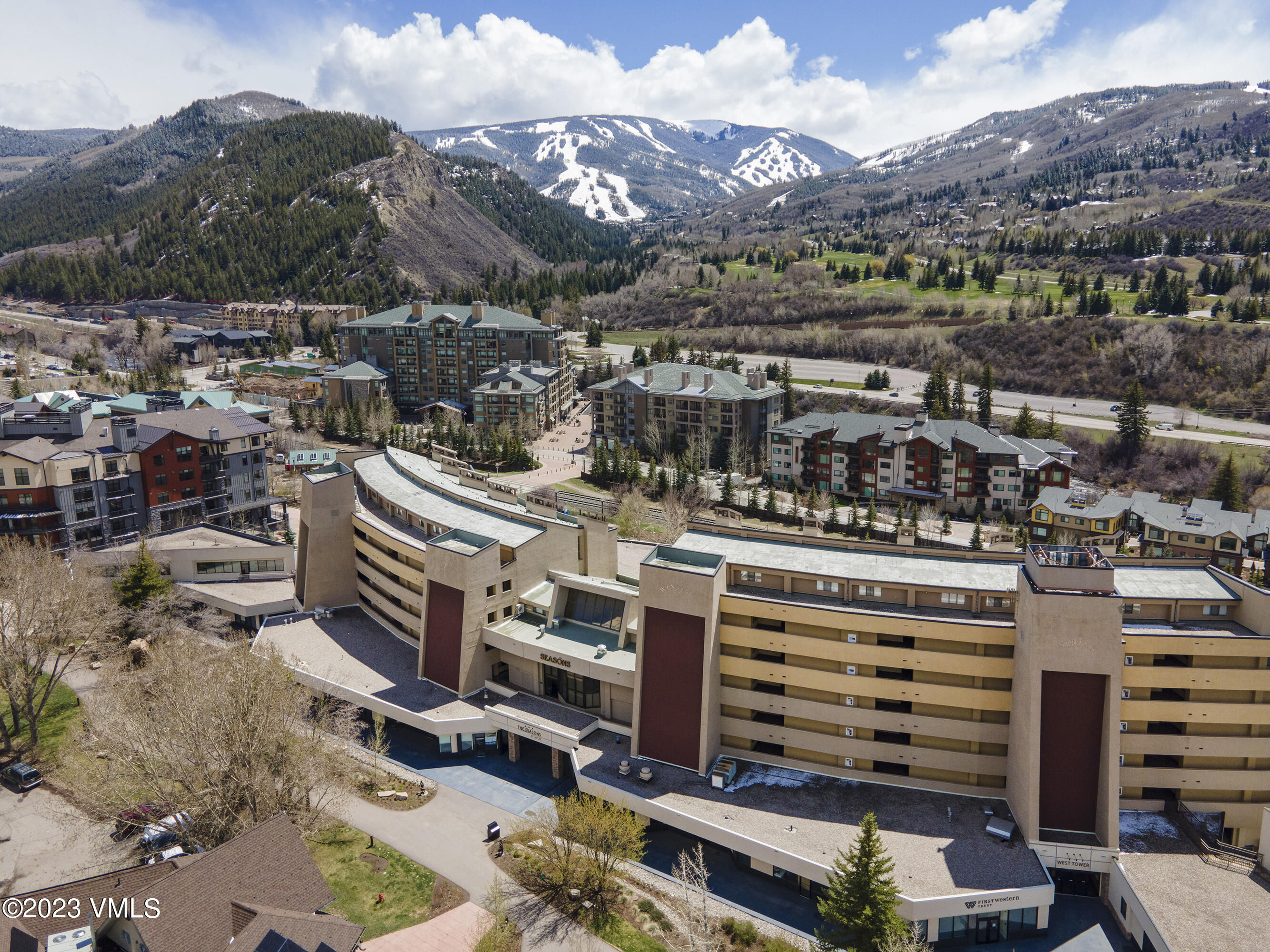 137 Benchmark Road, Unit 327 Avon, CO 81620 - Photo 40 of 43 a view of a city