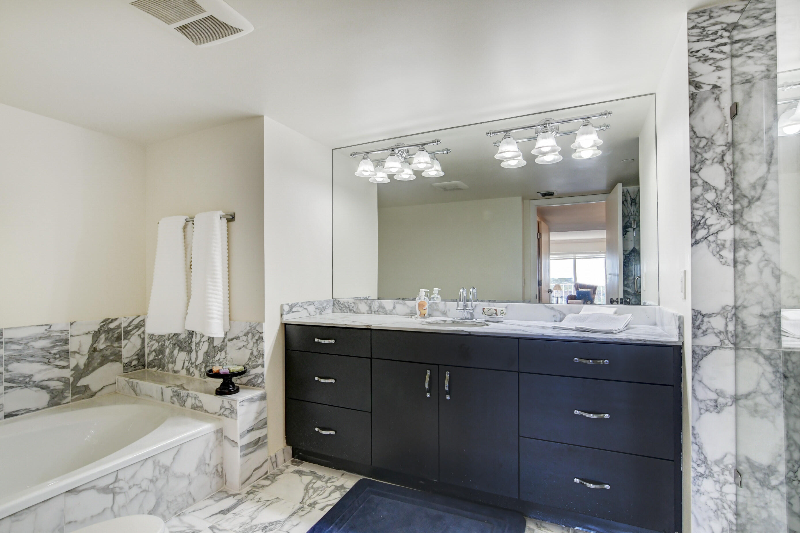 4301 North Ocean Boulevard, Unit 607 Boca Raton, FL 33431 - Photo 18 of 84 Master Bathroom