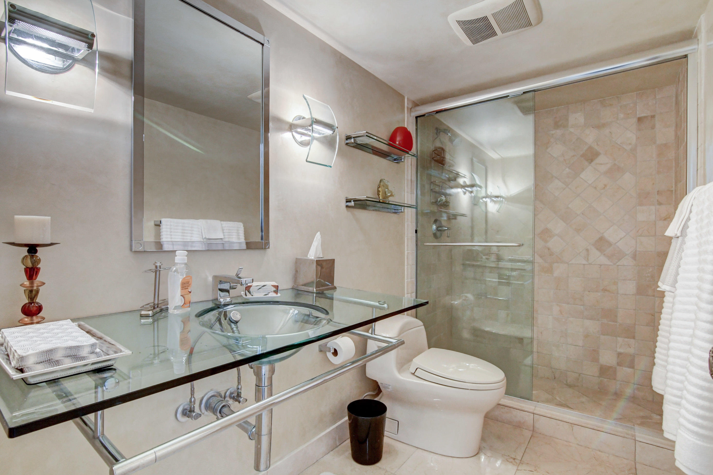 4301 North Ocean Boulevard, Unit 607 Boca Raton, FL 33431 - Photo 28 of 84 Guest Bathroom
