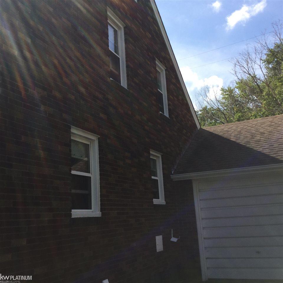 96 Riverside Drive Mount Clemens, MI 48043 - Photo 8 of 35 ALL BRICK HOME