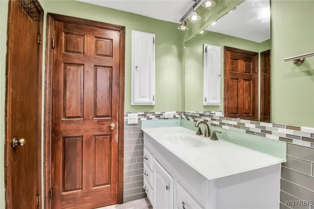 $419,900 | 6689 Jewett Holmwood Road, Orchard Park, NY 14127