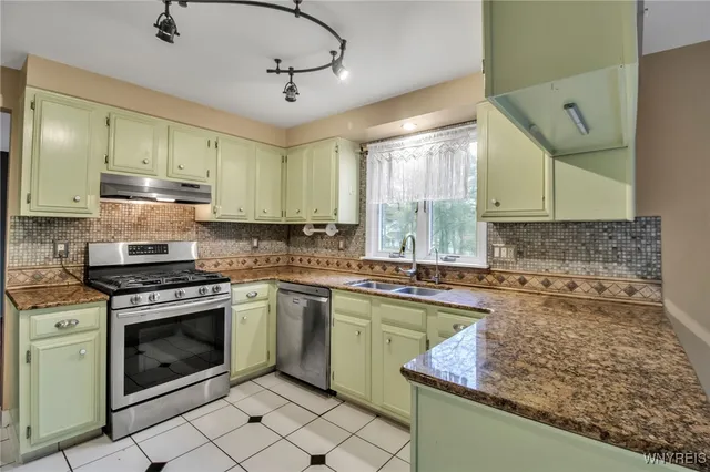 $419,900 | 6689 Jewett Holmwood Road, Orchard Park, NY 14127