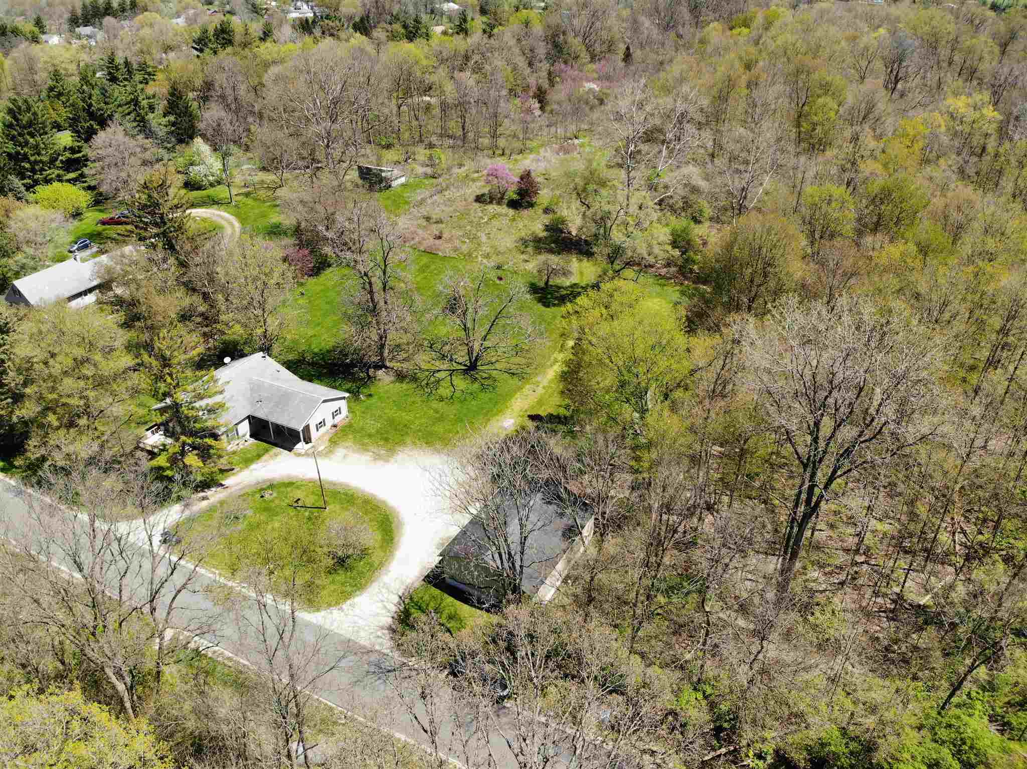 1285 Evergreen Road Huntington, IN 46750 - Photo 7 of 36 Gallery Image 7