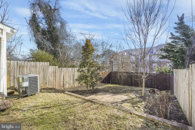 $1,795 | 662 Lafayette Boulevard, Fredericksburg, VA 22401